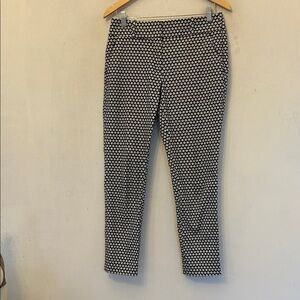 Loft Black  and White Patterned Marisa fit pants Size 6 EUC
